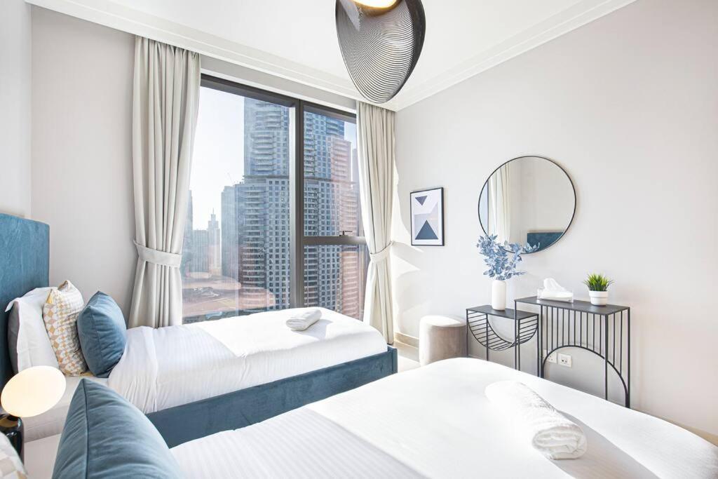 Magnificent Brand New Lux 3br With Burj/ Fnt View Apartamento Dubái
