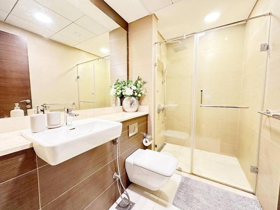 Walk To The Beach - Sparkle Towers With Marina Views Apartament *
