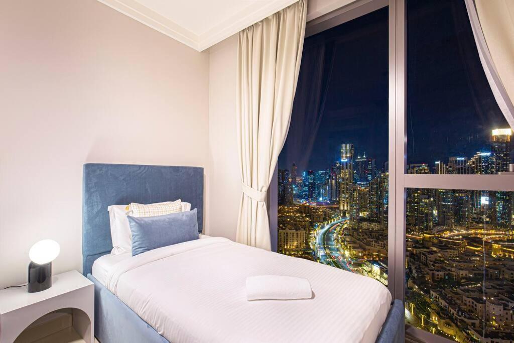 Magnificent Brand New Lux 3br With Burj/ Fnt View Dubái