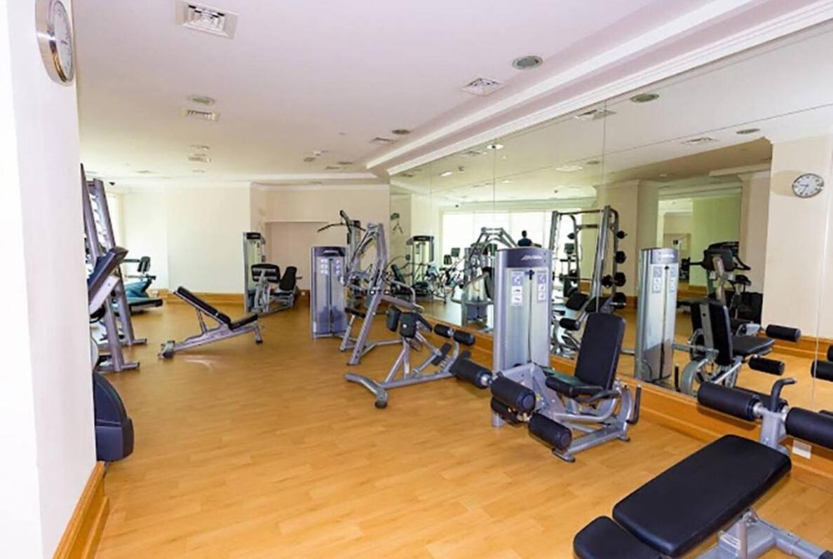 Beautifully Furnished 1br-dubai Eye View And Private Beach Access Dubaï