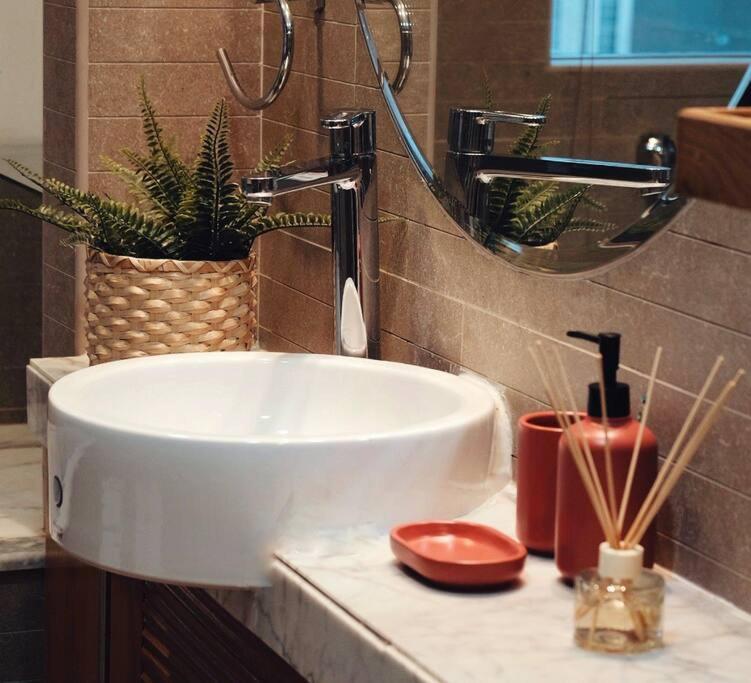 Stunning Canal And Palm View 'best Unit' Apartamento
