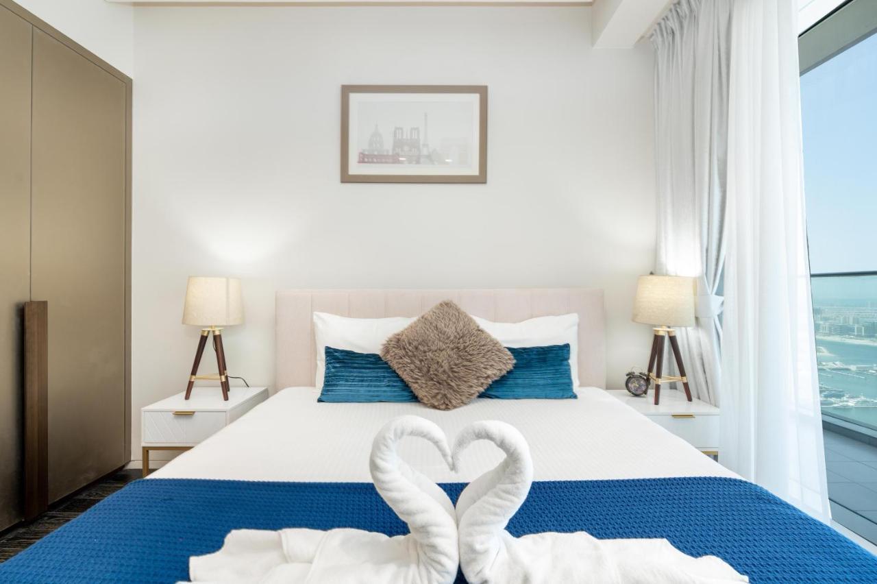 White Sage - Fendi With Full Palm Jumeirah View Dubái