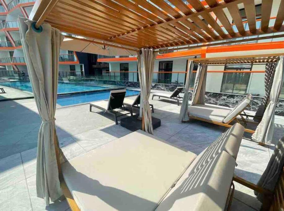Apartemen Downtown 7 Minutes Away From Burj Khalifa