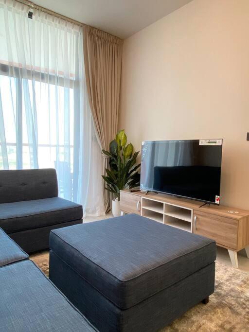 Apartemen Downtown 7 Minutes Away From Burj Khalifa Dubai