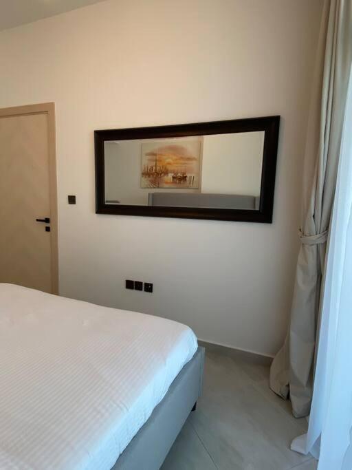 Downtown 7 Minutes Away From Burj Khalifa Apartemen Dubai