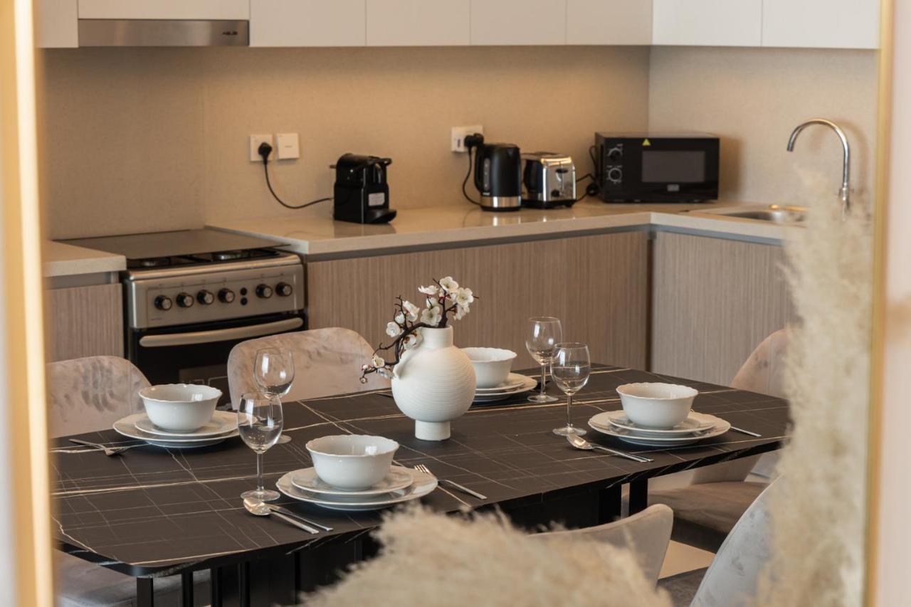 With Burj Khalifa And Water View In Creek Harbour Apartment *