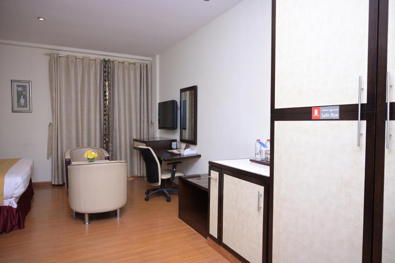 Manhattan Avenue Hotel *