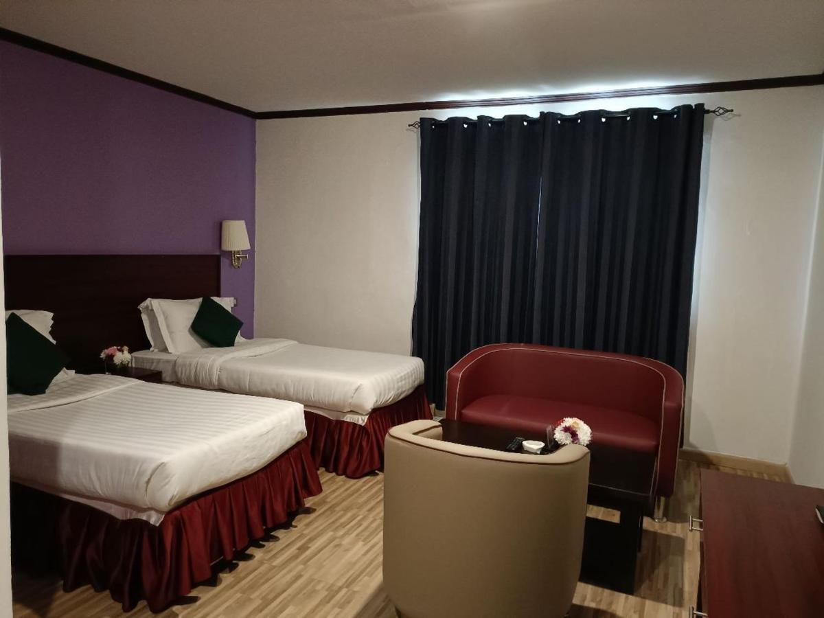 Manhattan Avenue Hotel