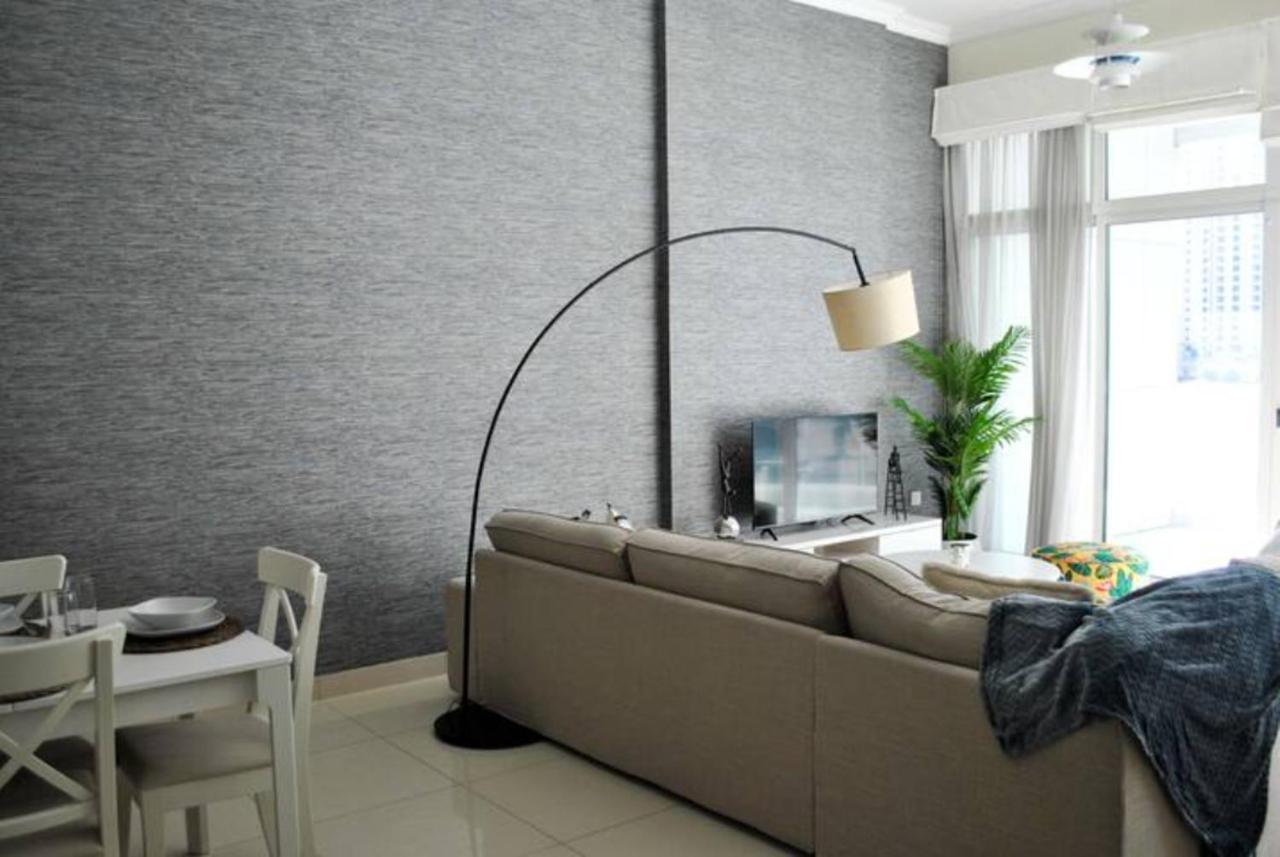Relaxing 2br Haven In Marina Perfect Location & Amenities