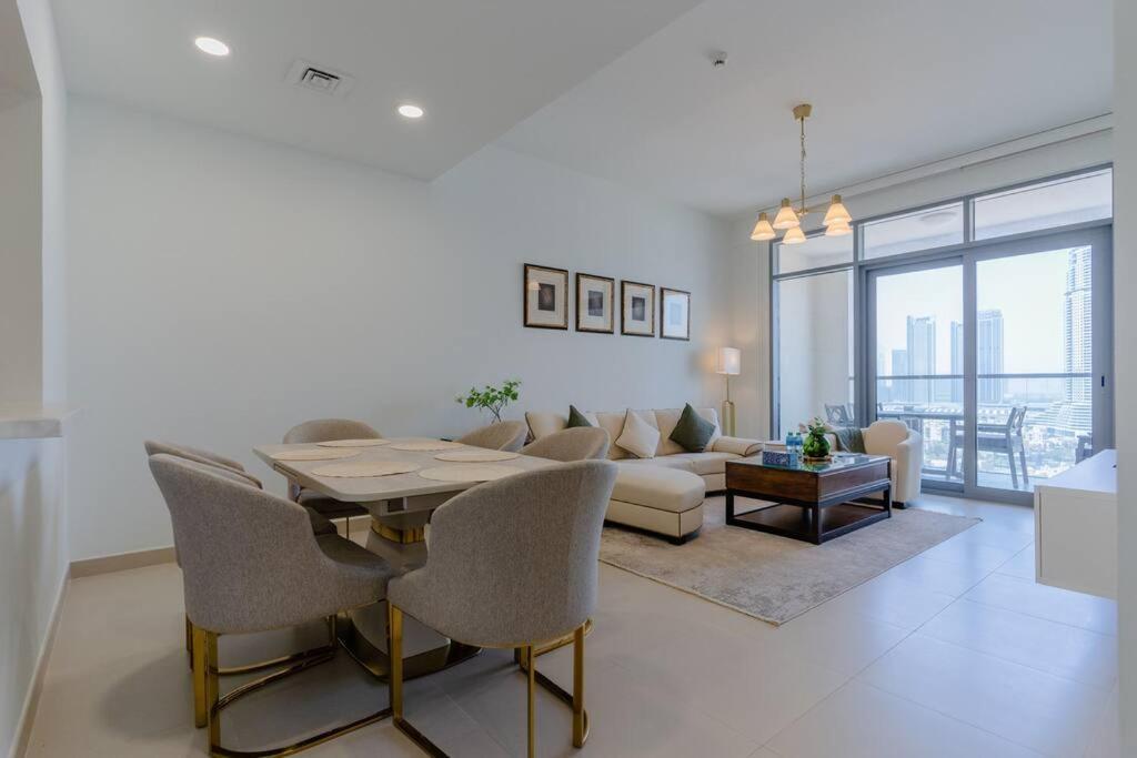 Burj Khalifa View - Downtown - 2br+maid Apartemen Dubai