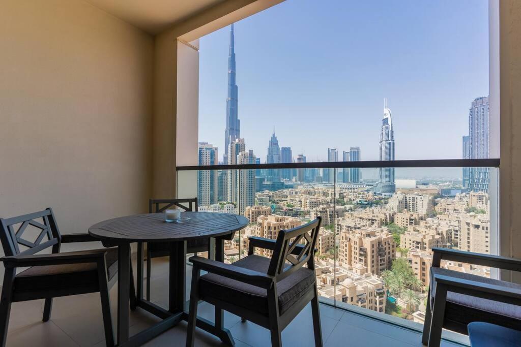Burj Khalifa View - Downtown - 2br+maid Apartemen Dubai
