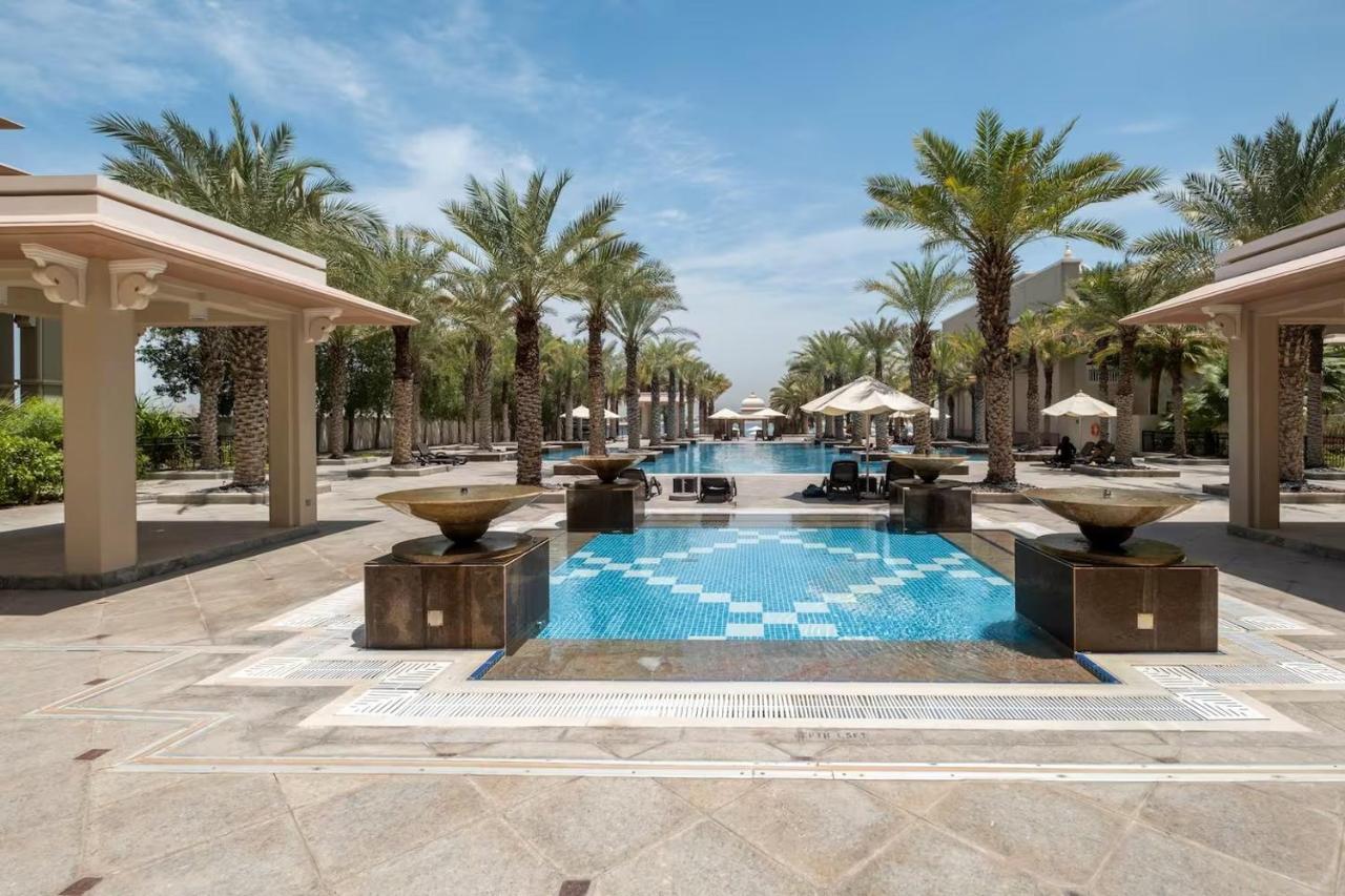 Spacious 2-bedroom Beachfront With Pool Appartement Dubai