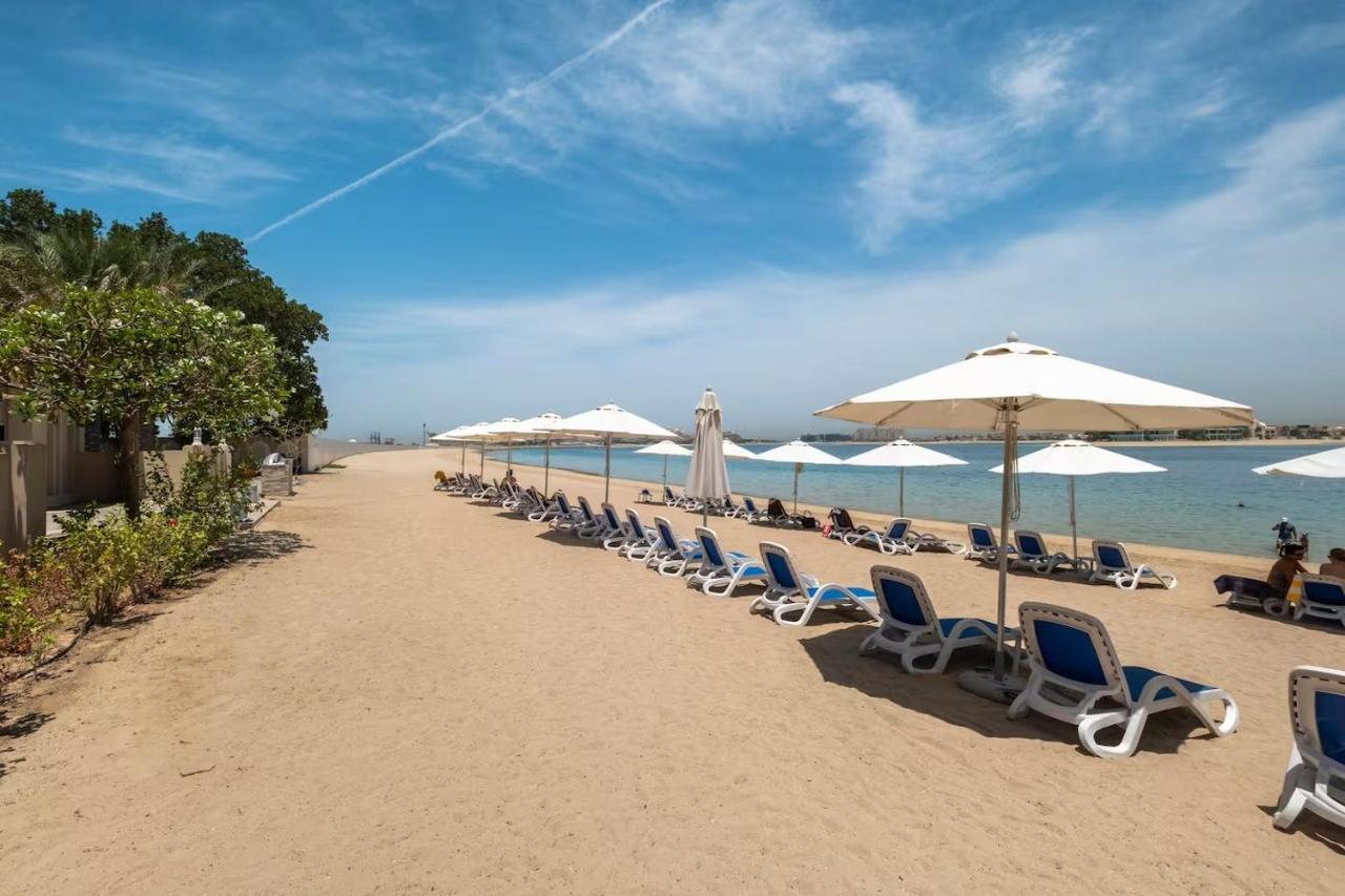 Spacious 2-bedroom Beachfront With Pool Appartement