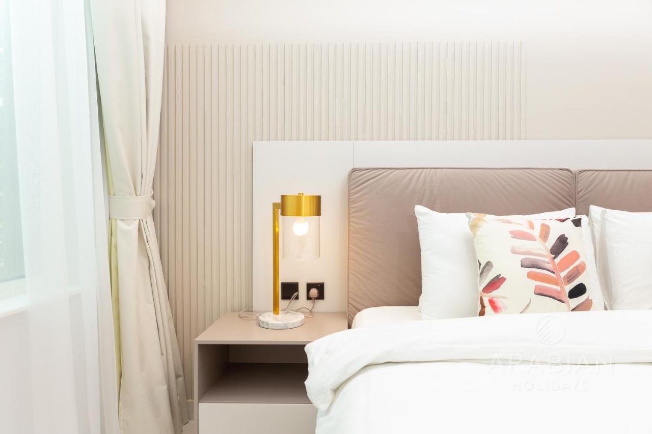 Apartment Bright And Cosy 2brmaids With Sea View And Riva Club Access Dubai