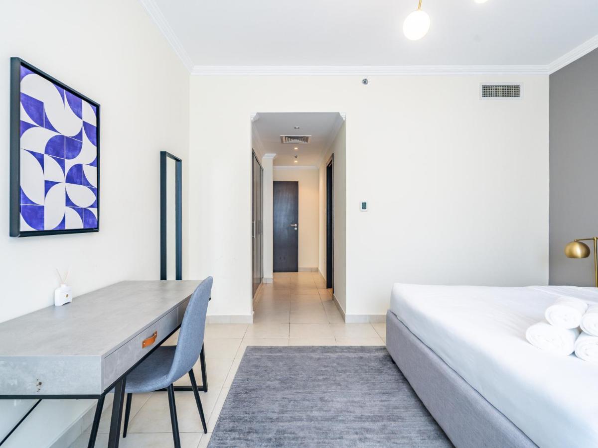 Apartamento Magnificent 2 Bedroom With Balcony - Marina Dubai