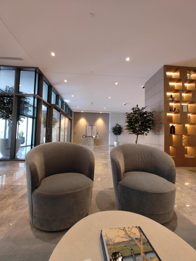 Lägenhet Ultimate / 5 Min Walk From Mall / Brand New / Downtown