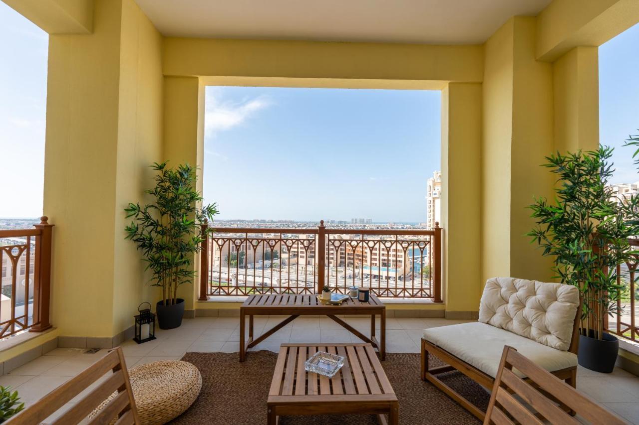 Elegant 2br Palm Jumeirah Apt With Pool Access Lejlighed Dubai