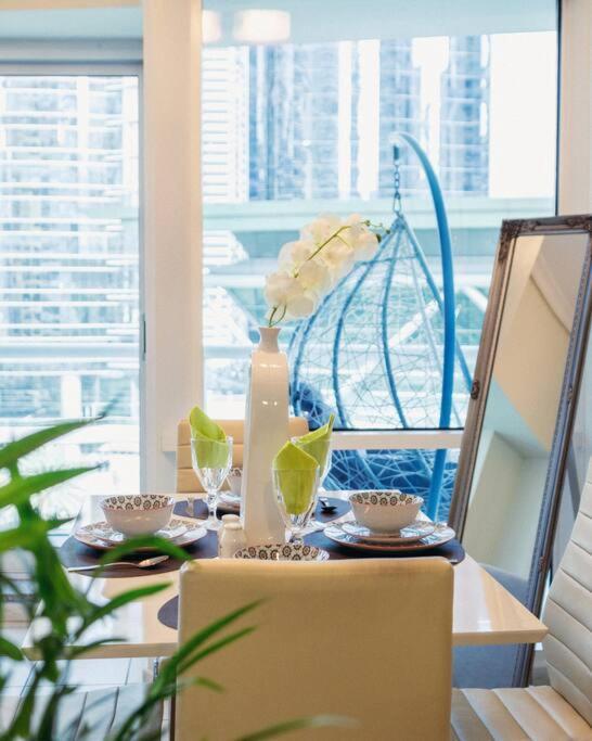 Apartment Breathtaking Lake View In Jlt Metro Cluster