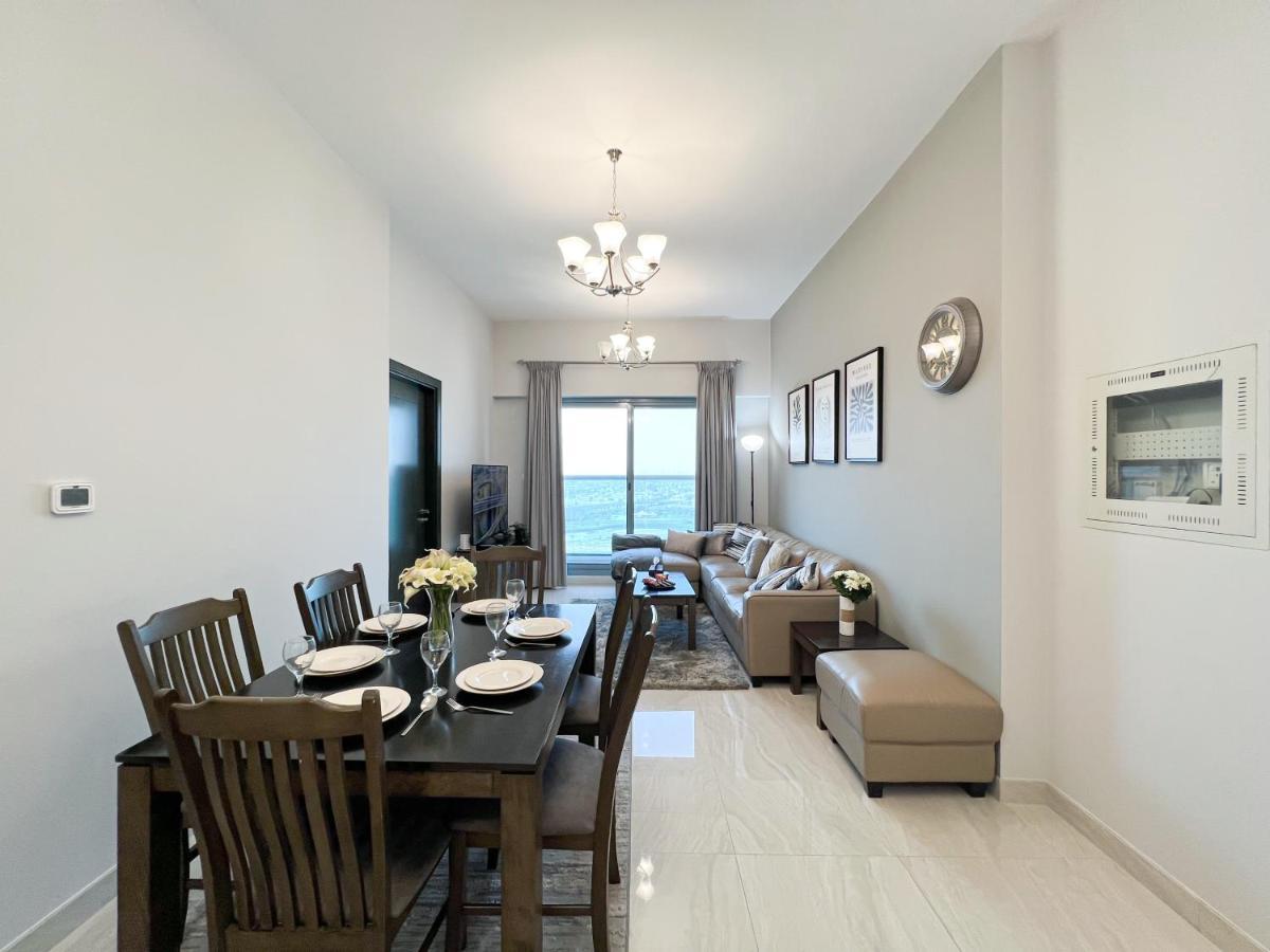 2 Bedroom Burj Khalifa View With Large Private Terrace Lägenhet *