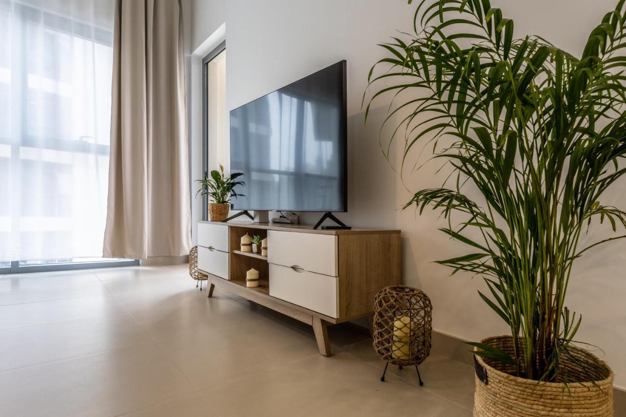 Apartamento Waves - Chic With Skyline Views