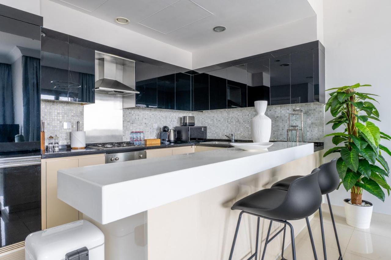 Lejlighed Downtown Luxury - 5 Star Facilities - 5 Min Walk To Mall Dubai