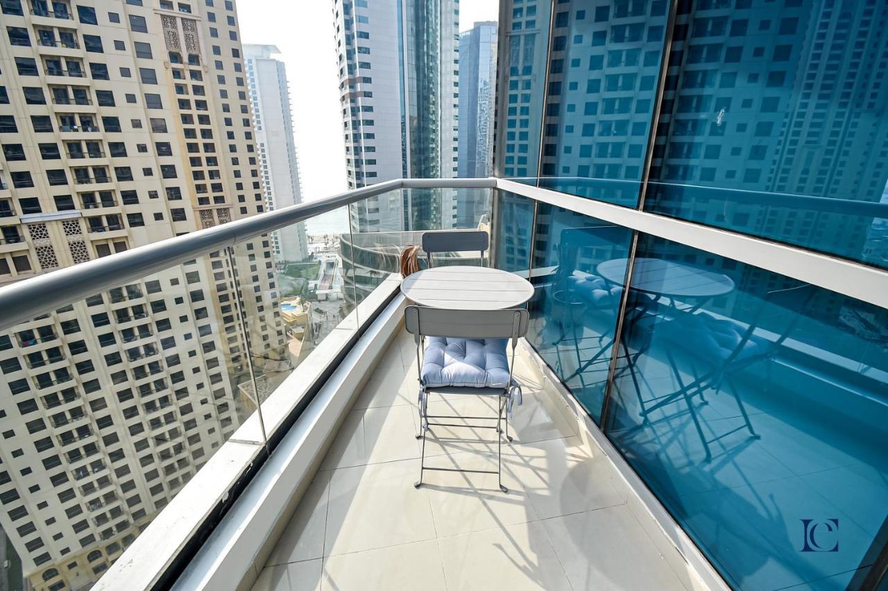 Luxury Escapes - Spacious With Balcony & Marina View - Bay Dubái