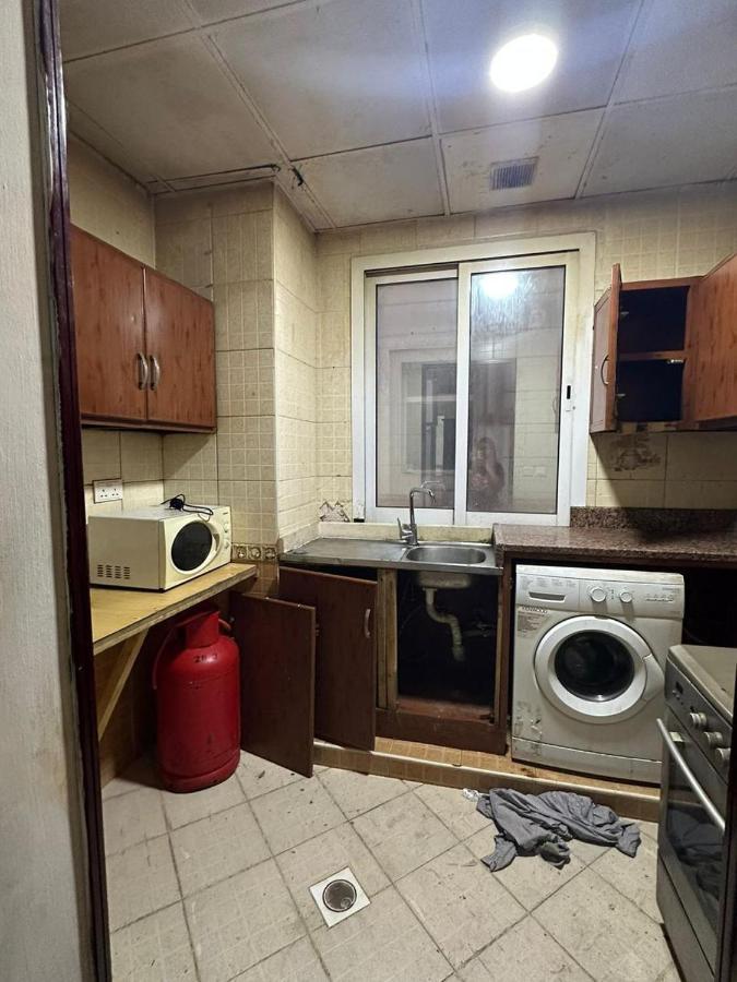 Appartamento Bed Space For Female Single And Bunk Bed Al Sayed Builidng - Sharaf Dg Exit 4 Flat 301 Dubai