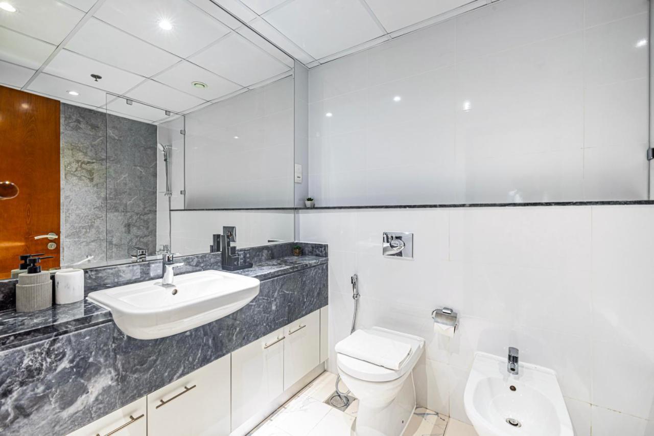 Daniels Canal View 1br In Meera Tower Dubái