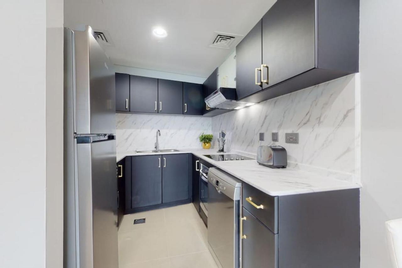 Ocean Heights - Gorgeous One Bedroom Appartement *