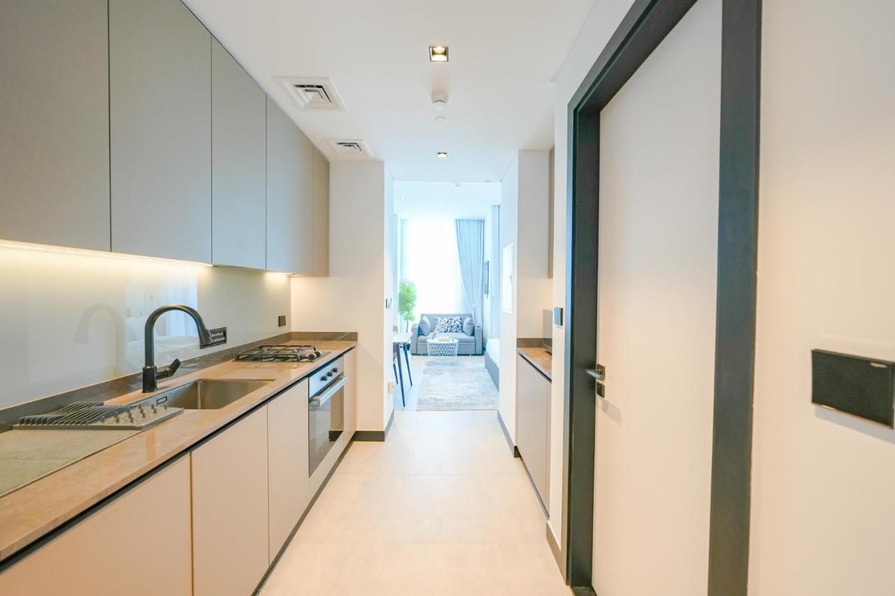 Stylish Loft With Balcony Overlooking Views Apartment Dubai