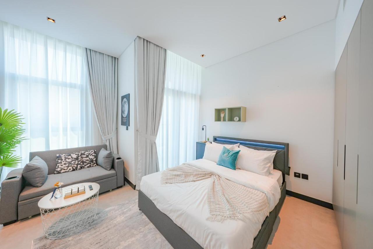 Stylish Loft With Balcony Overlooking Views Apartment *