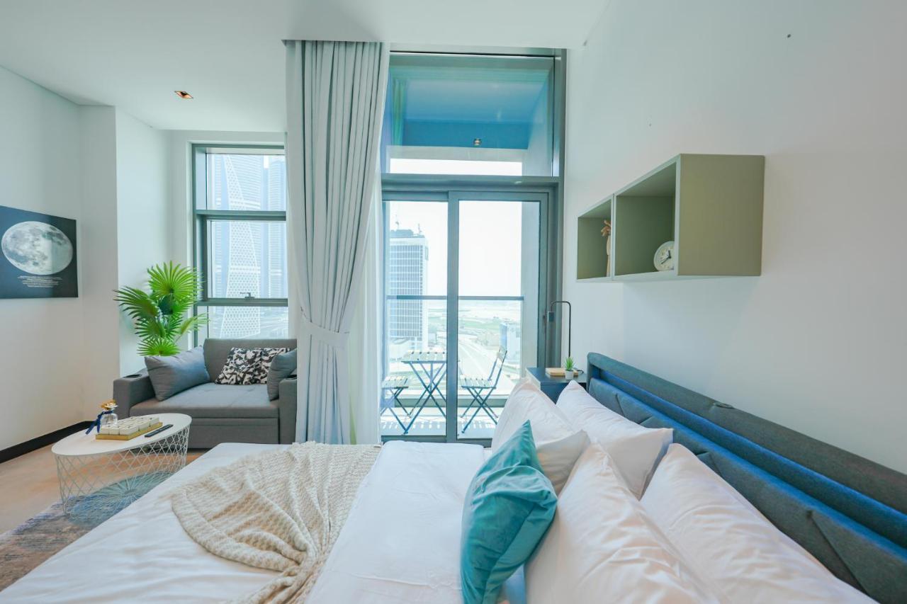 Apartment Stylish Loft With Balcony Overlooking Views Dubai
