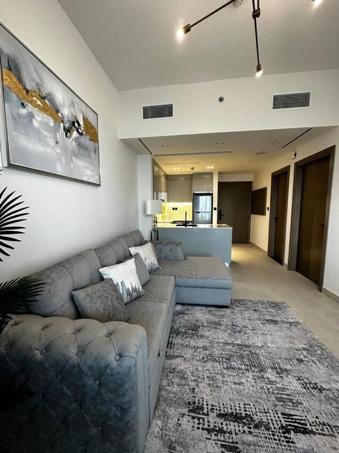 Stylish 1 Bedroom In Binghatti, Business Bay, Canal View *