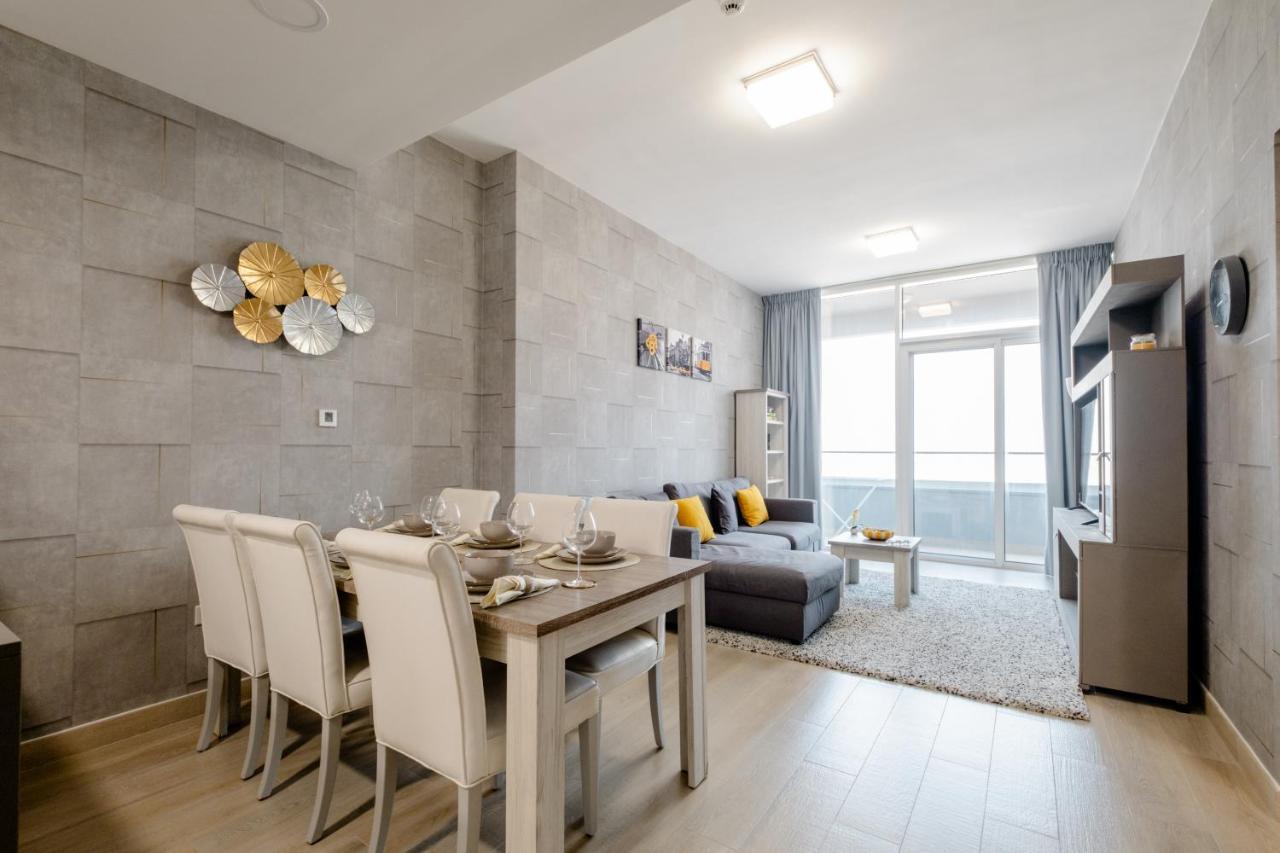 Luxury 2br For 6 With King Beds, Gym, Sauna In Jvc Appartement Dubaï