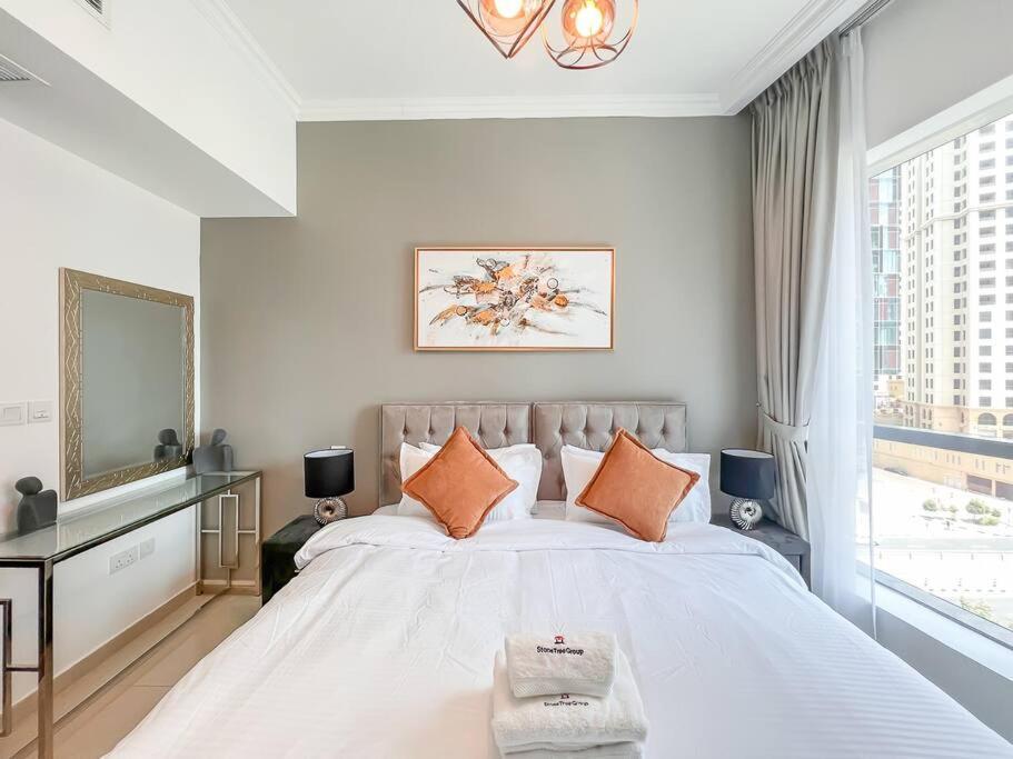 Stonetree - Furnished 1br Near Marina Walk Apartment