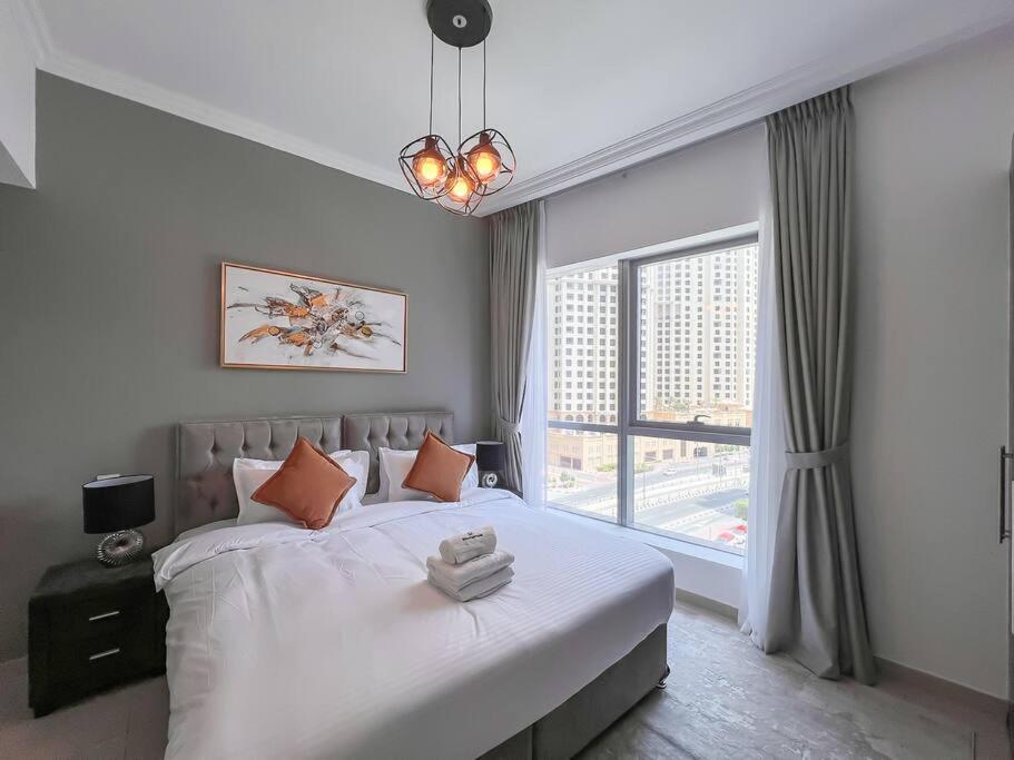 Stonetree - Furnished 1br Near Marina Walk Apartment Dubai