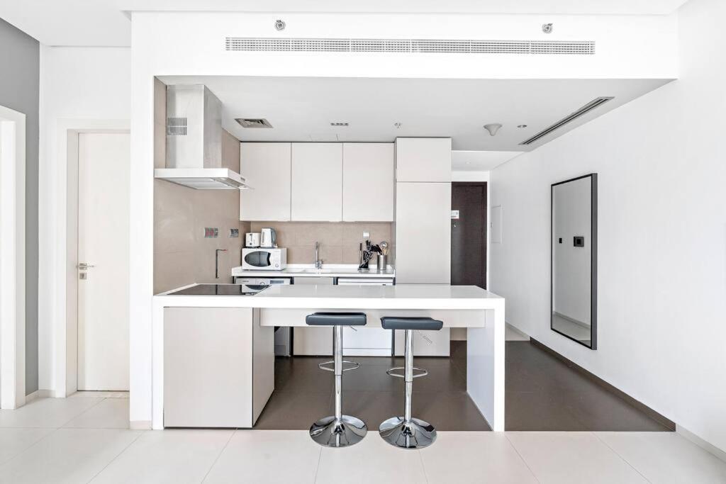 Stonetree - West Avenue 1 Br- Close To Marina Mall & Metro Appartement