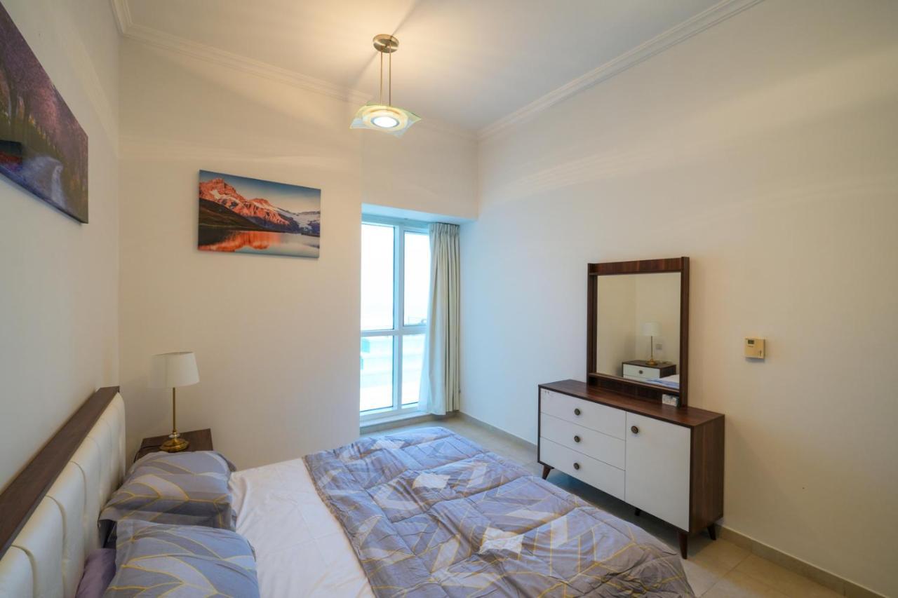 Incredible 2br With Burj Khalifa View & Balcony * Dubai