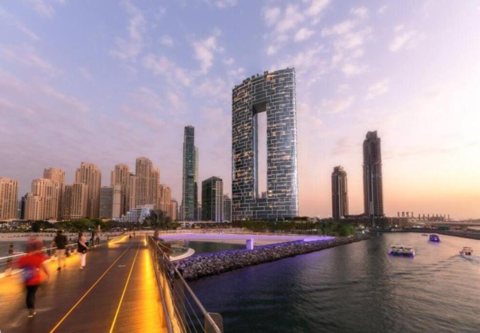 Apartamento One Bedroom In Marina Near Blue Water Dubái
