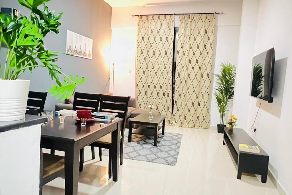 Apartamento One Bedroom In Marina Near Blue Water Dubái