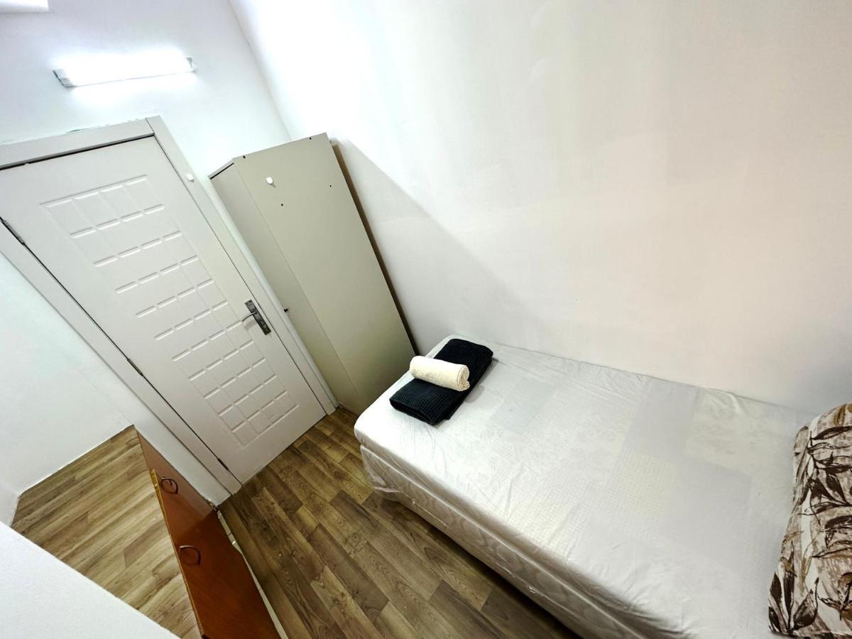 Habitación en casa particular Charming Partition In Barsha Heights Near Icm *