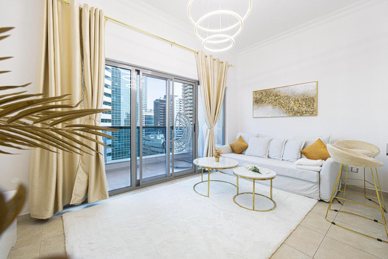 Luxury And Spacious Full Marina View Dubai
