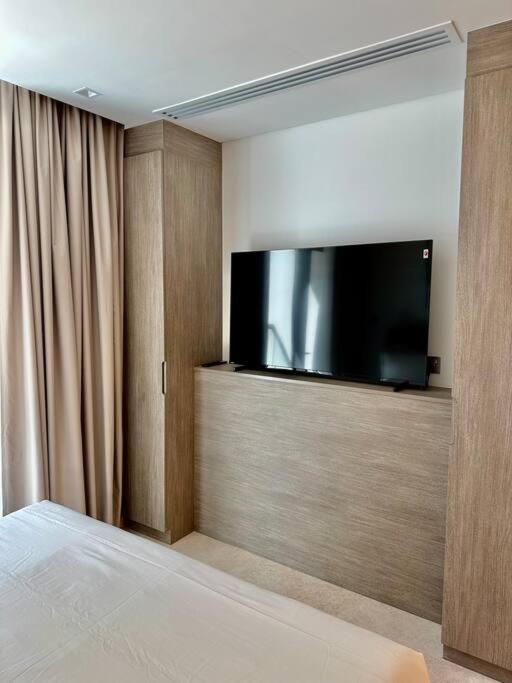 Luxurious Studio In Business Bay Apartment *