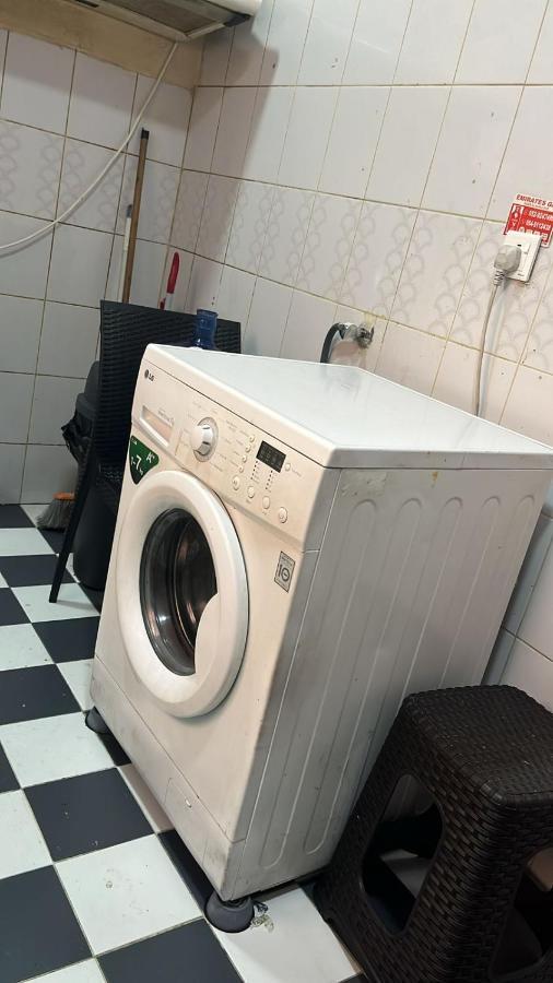 Hostal Sush Near Sharaf Dg And Burjuman Metro Stations *