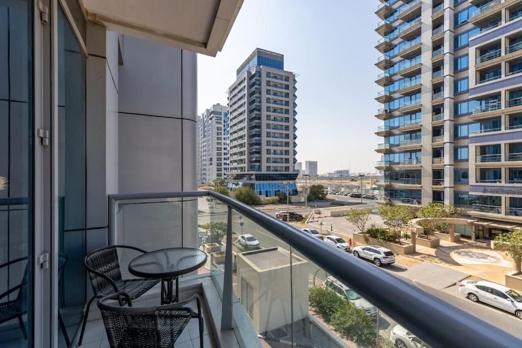 Waves Homes - Cozy & Fully Furnished In Sports Appartement *