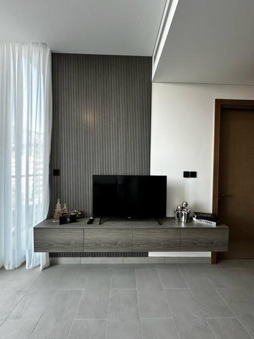Luxurious 1 Bedroom Burj Khalifa View * Dubai