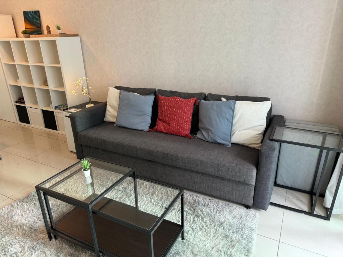 1 Bedroom With Marina & Seaview Apartament