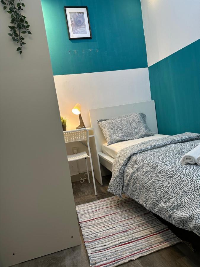 Accommodatie bij particulieren Epic Partition In Barsha Near Metro