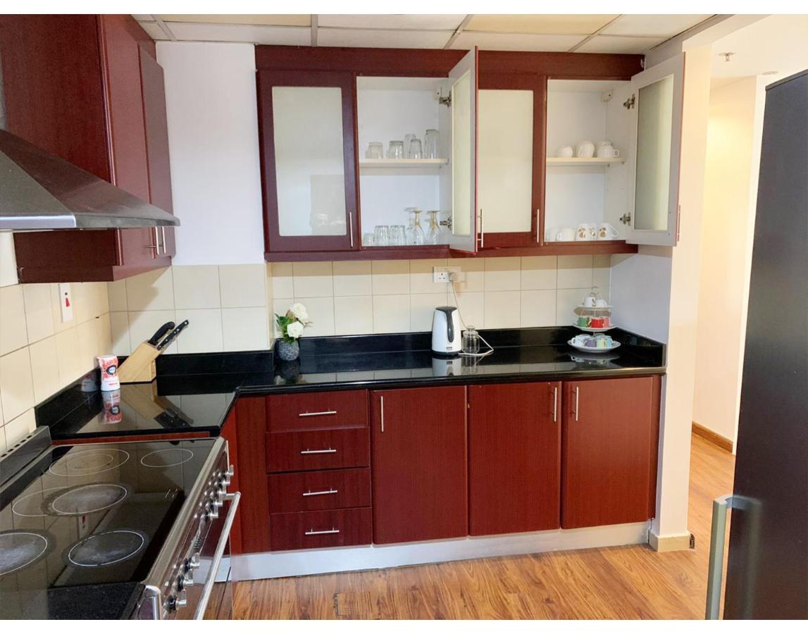 Royal Beach Residences Hostal *