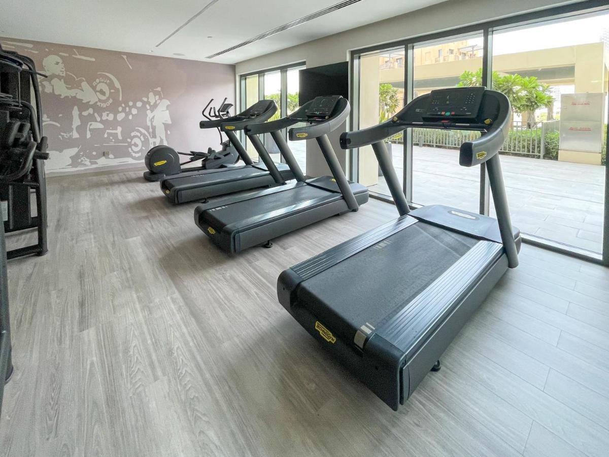 Apartment Beautiful By Mall 161br-2 Dubai